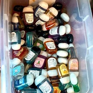 5 random bath and body works hand sanitizer